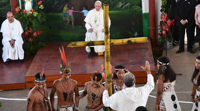 Ο πάπας Φραγκίσκος επισκέφθηκε τον Αμαζόνιο (φωτό)