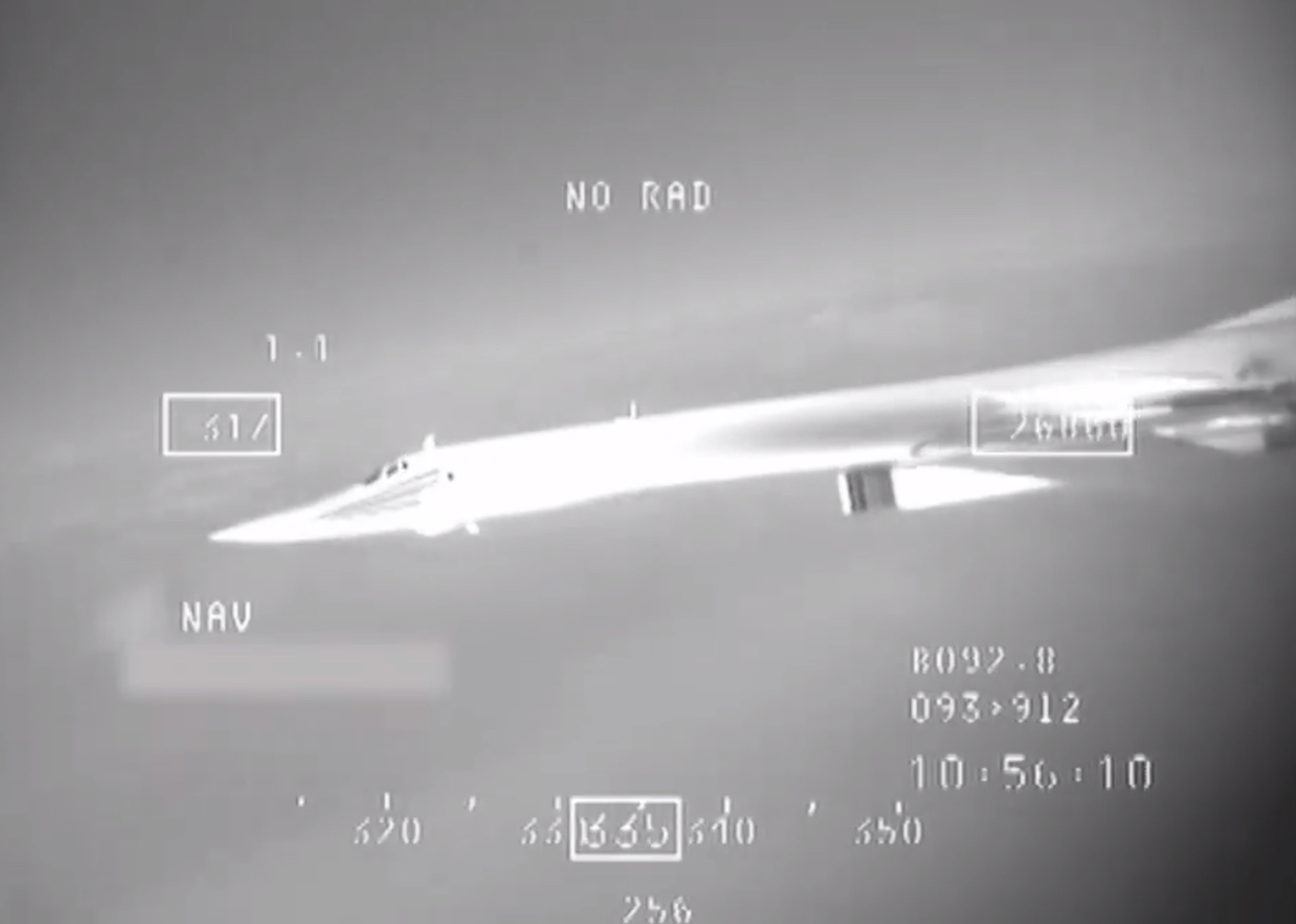 Βίντεο: Βελγικά F-16 αναχαιτίζουν ρωσικά Τu-160 στη Βόρεια Θάλασσα