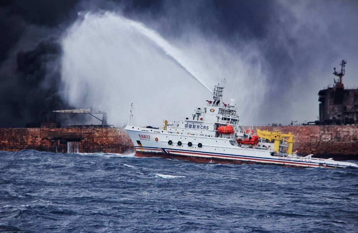 Τριπλασιάστηκε η πετρελαιοκηλίδα από το ιρανικό δεξαμενόπλοιο στην Θάλασσα της Ανατολικής Κίνας