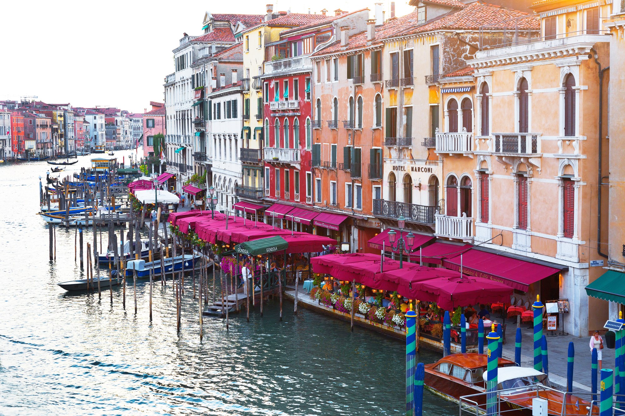 Ιταλία: Αισχροκέρδεια στην Βενετία εις βάρος Ιαπώνων τουριστών – Πλήρωσαν 4 μπριζόλες 1.100 ευρώ!