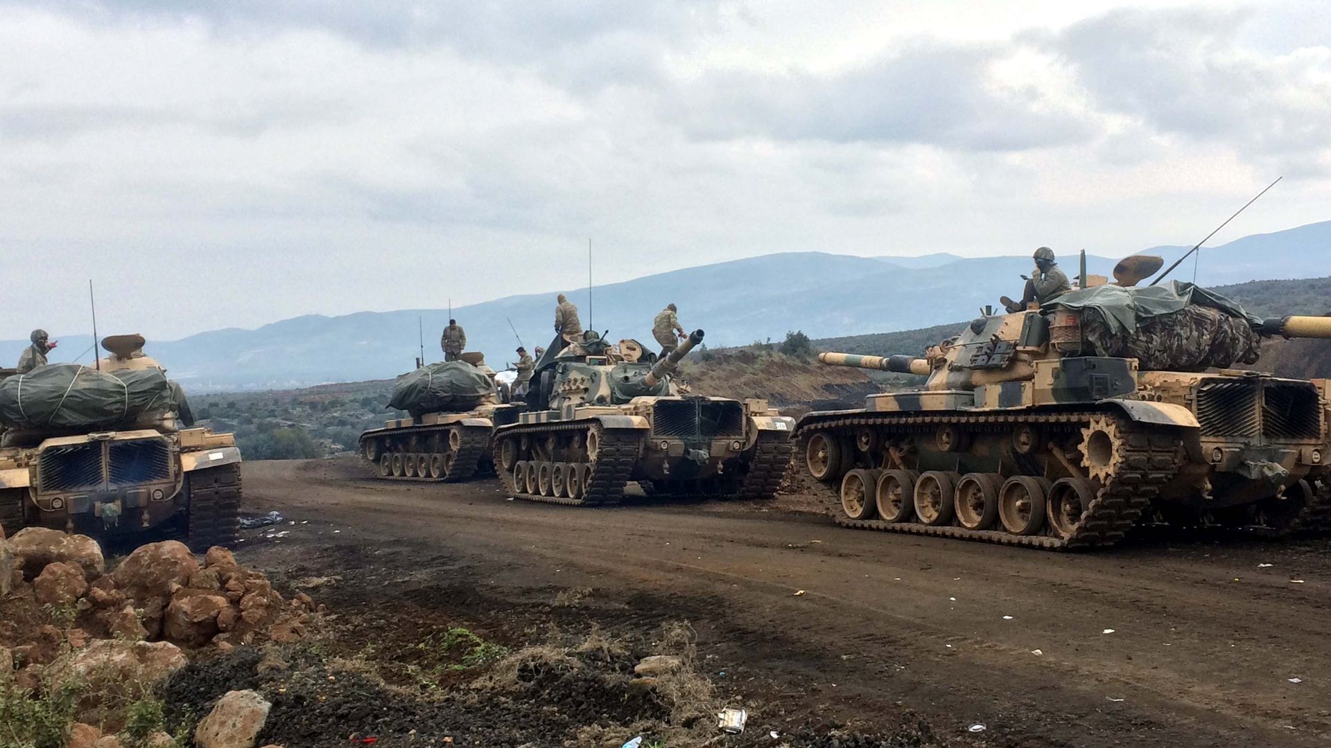 Ο τουρκικός Στρατός  σε απόσταση «αναπνοής» από αμερικανικές δυνάμεις! – Η Ρωσία στέλνει νέα S-400 στη Συρία