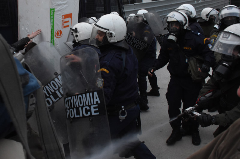 «Μπρα-ντε-φερ» κυβέρνησης-αστυνομικών για τους πλειστηριασμούς: Δεν θα ξεσπιτώσουμε εμείς τους Ελληνες