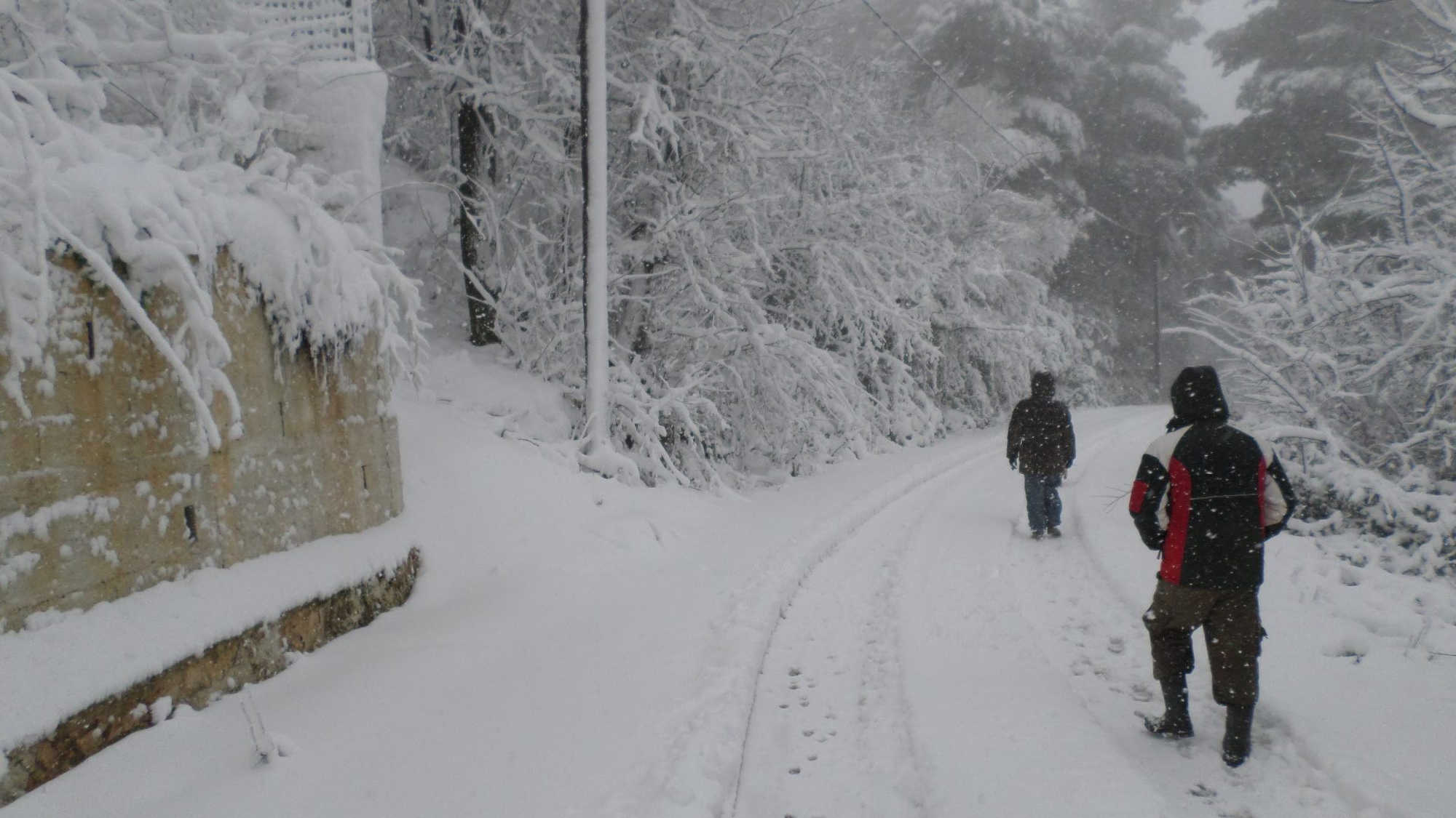 Βροχές, χιόνια και… άφθονο κρύο: Πέφτει κι άλλο η θερμοκρασία
