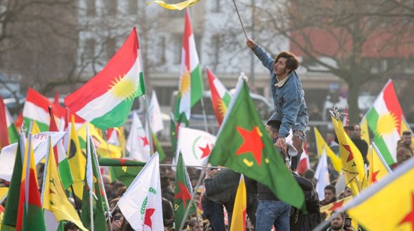 Η γερμανική αστυνομία σταμάτησε διαδήλωση χιλιάδων Κούρδων κατά της τουρκικής επίθεσης στη Συρία!