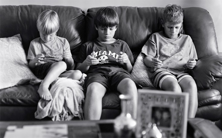 Η θεωρία για τα smartphones και την εξάρτηση της νεολαίας