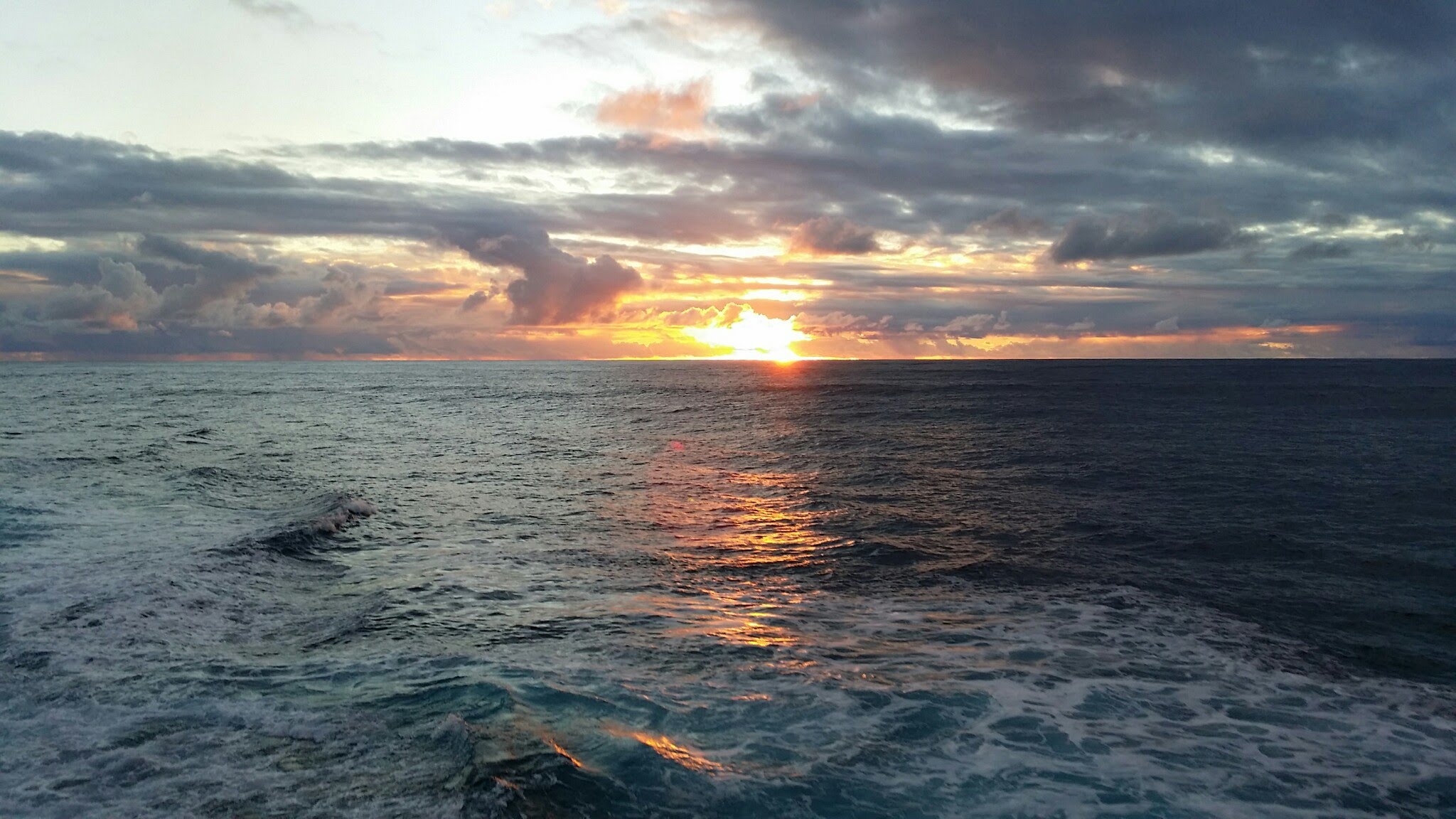 Koμμάτι 100 μέτρων «εξαφανίστηκε» από τον Ατλαντικό Ωκεανό (φωτό)