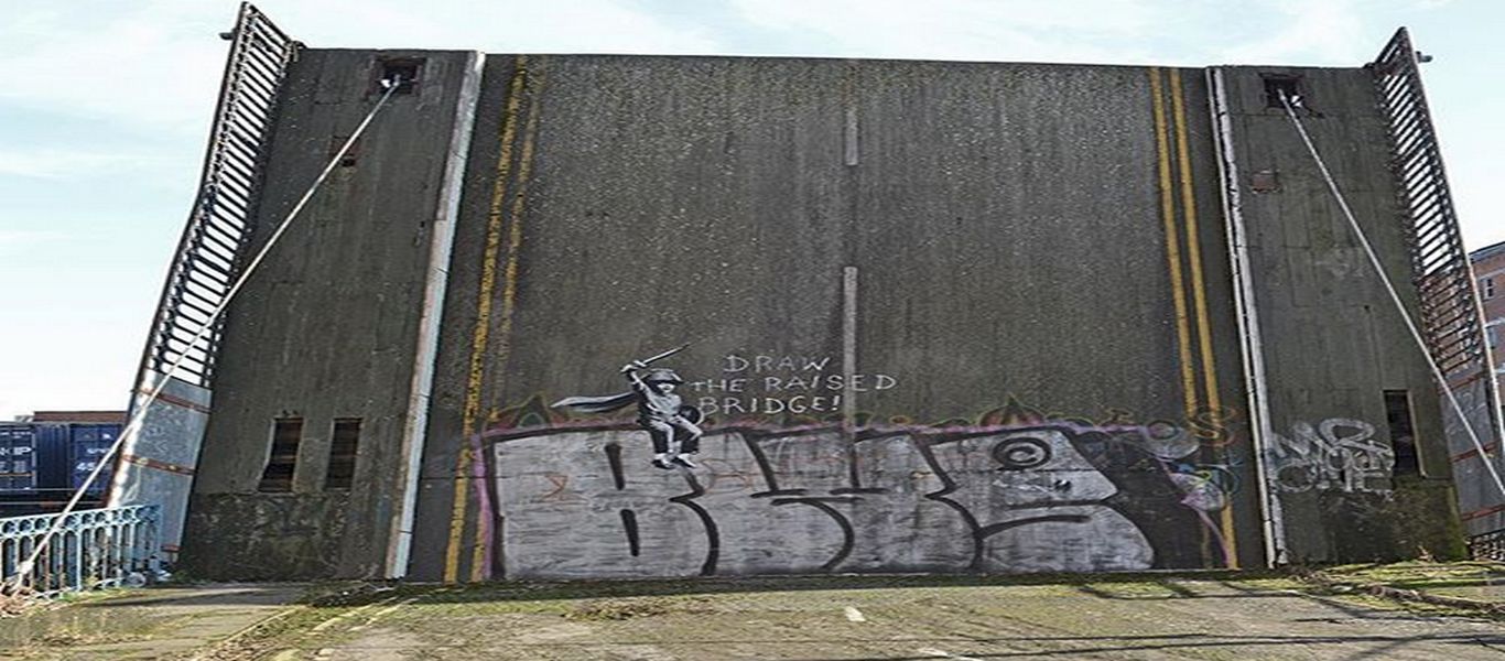 Βρετανία: Καθαριστής τζαμιών έσωσε γκράφιτι του Banksy μετά από βανδαλισμό! (φωτό)