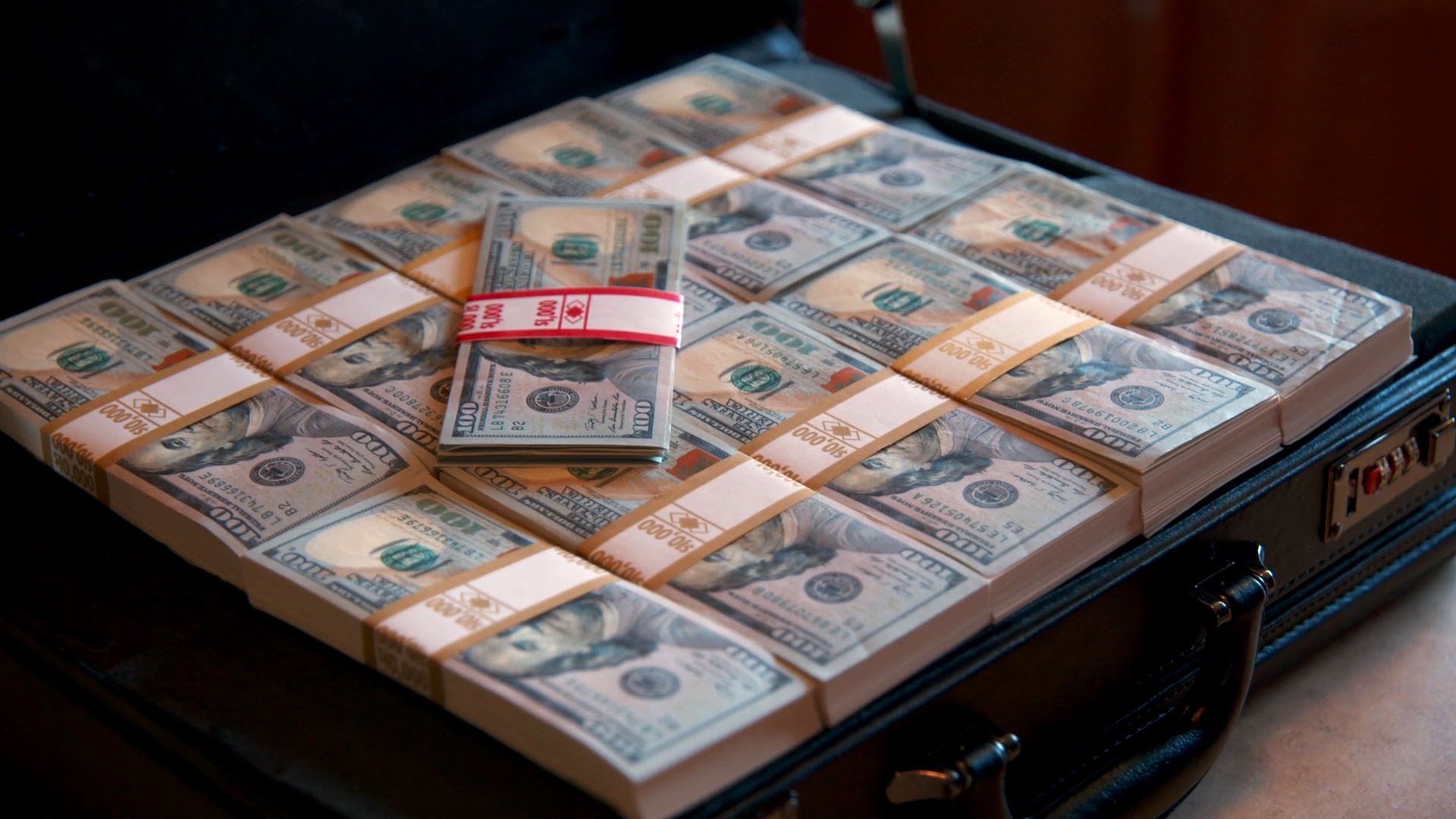 «Της Novartis το κάγκελο»: «Με Samsonite μετέφεραν τα χρήματα σε Αβραμόπουλο, Σαμαρά, Βενιζέλο, Στουρνάρα κλπ.» λένε