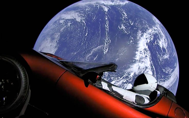Το κρυμμένο μήνυμα του Elon Musk για τους εξωγήινους που έβαλε στο Tesla που έστειλε στο διάστημα (φωτό, βίντεο)