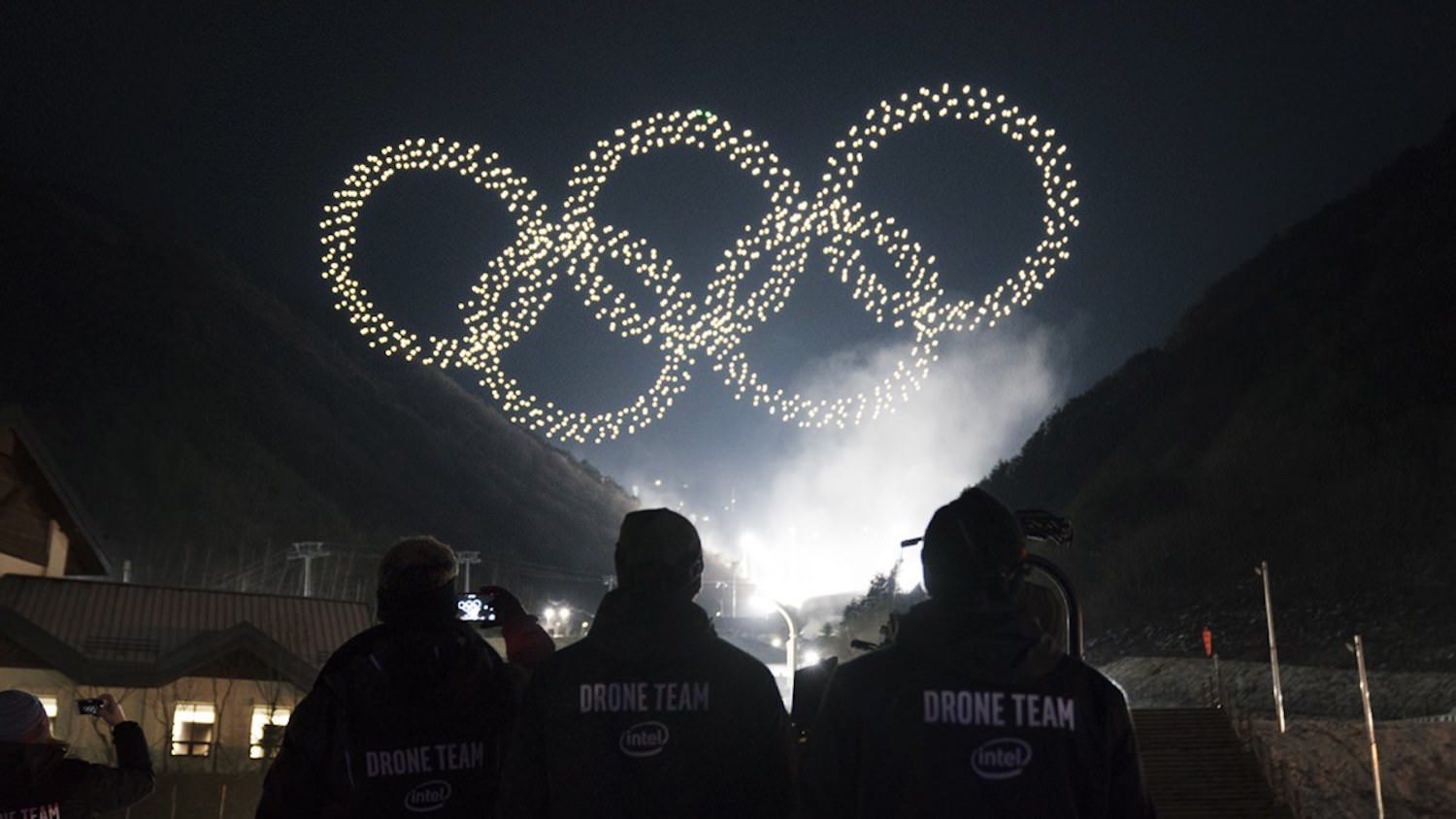 1200 drones σχηματίζουν τα Ολυμπιακά δαχτυλίδια (βίντεο)