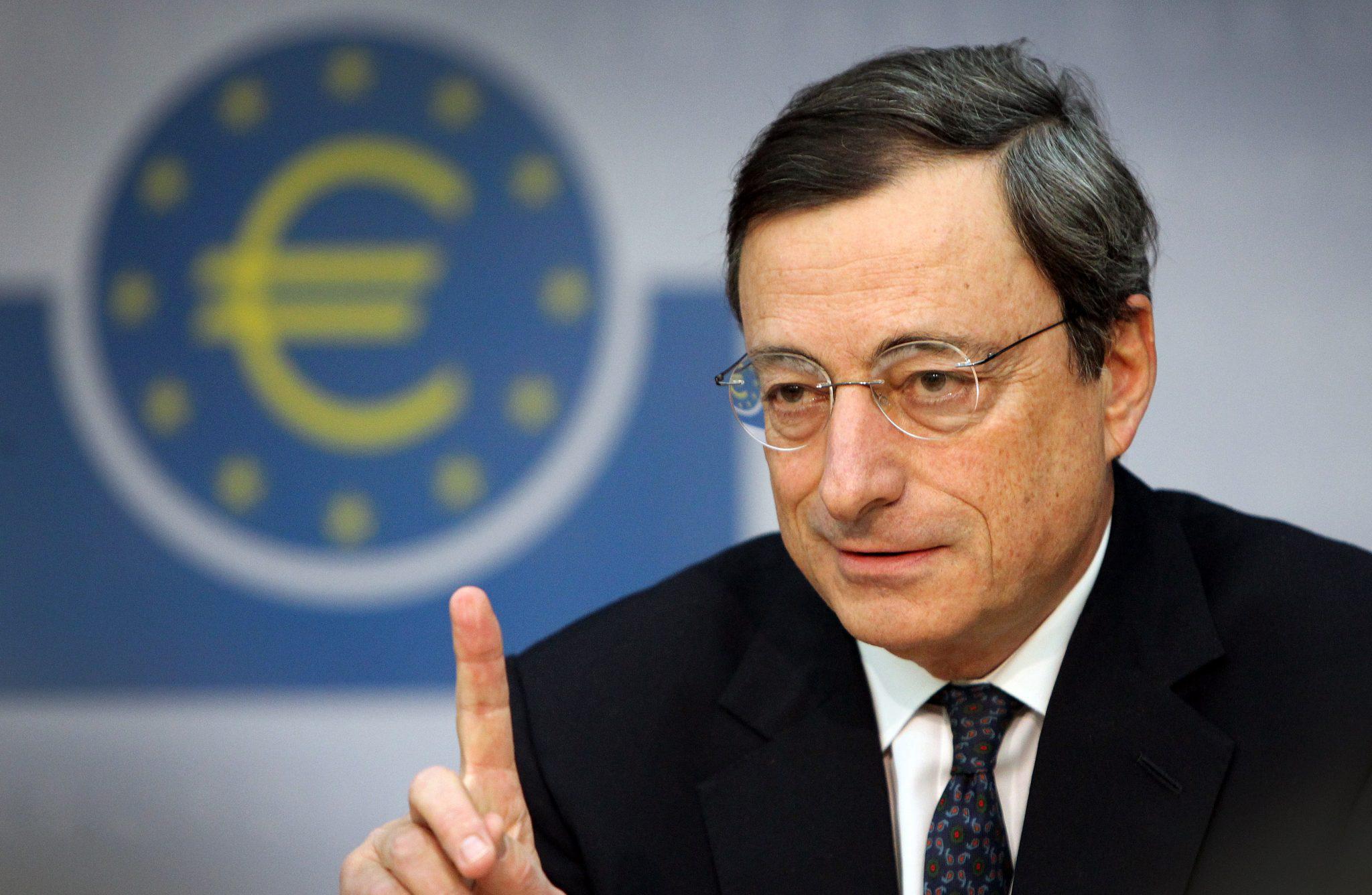Μ. Ντράγκι: «Δεν είναι δουλειά της ΕΚΤ να ρυθμίσει το bitcoin»