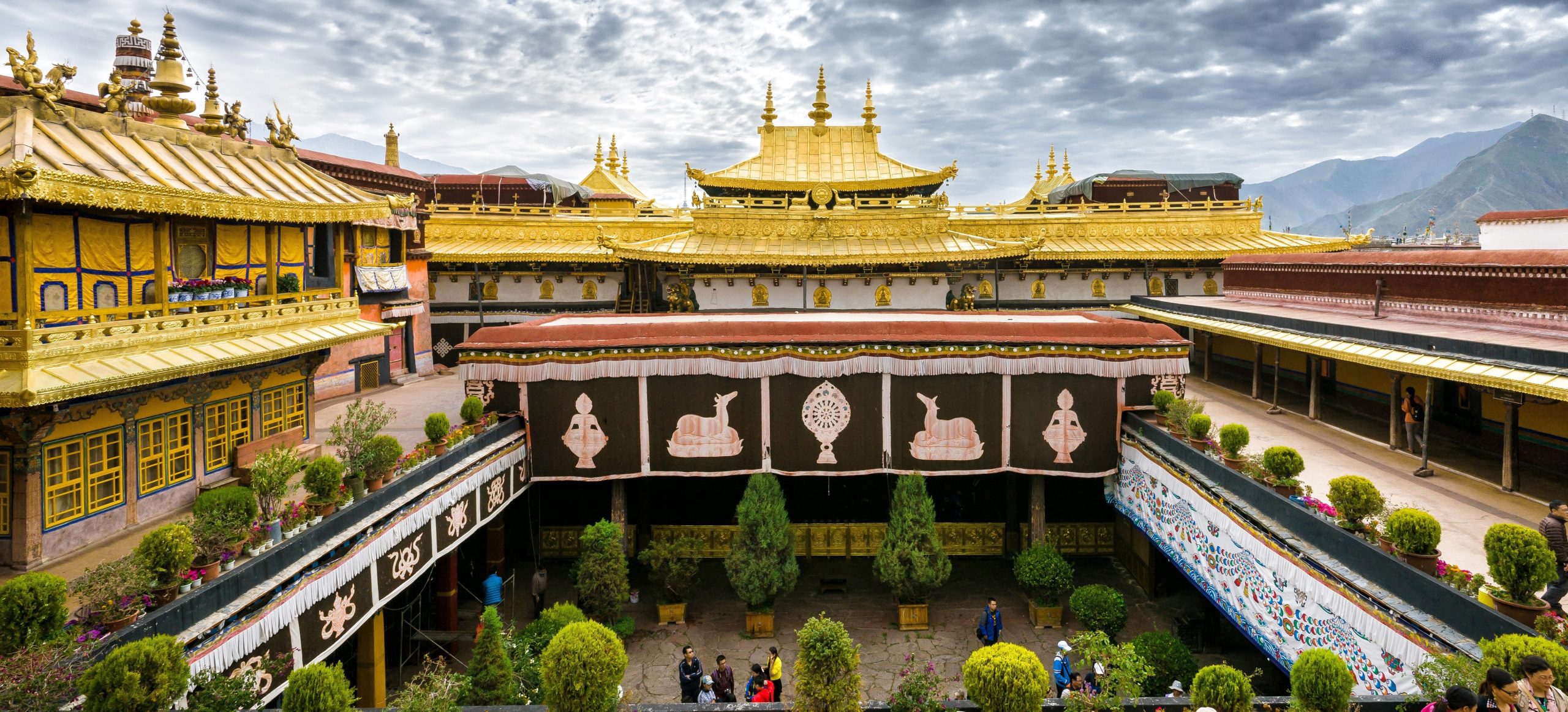 Ζημιές από φωτιά σε ιερό χώρο του θιβετιανού Βουδισμού