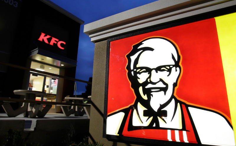 Βρετανία: Έκλεισαν τα KFC γιατί ξέμειναν από … κοτόπουλα!