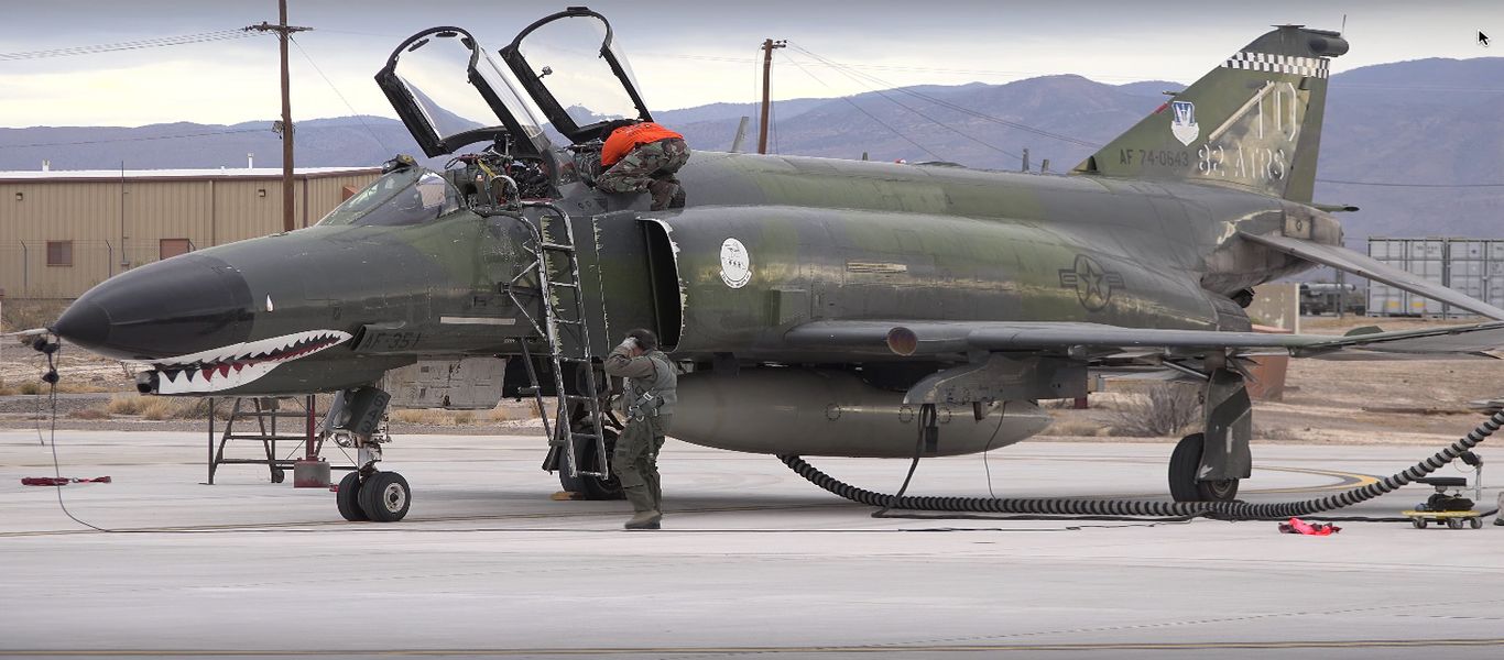 Το τέλος ενός «θρύλου» – Η τελευταία πτήση του κορυφαίου μαχητικού F-4E Phantom της USAF (βίντεο)