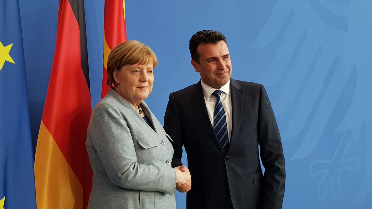 Εξευτελισμός της Ελλάδας από την Μέρκελ: «Kαλωσορίζω τον Μακεδόνα πρωθυπουργό» είπε στον Σκοπιανό! (φωτό, βίντεο)