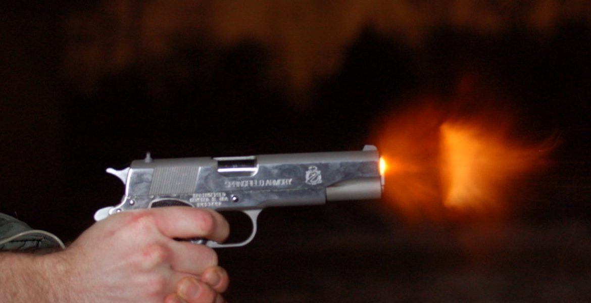 Εν ψυχρώ δολοφονία σεσημασμένου στο Περιστέρι: Πεζός πυροβόλησε οδηγό μηχανής (upd)