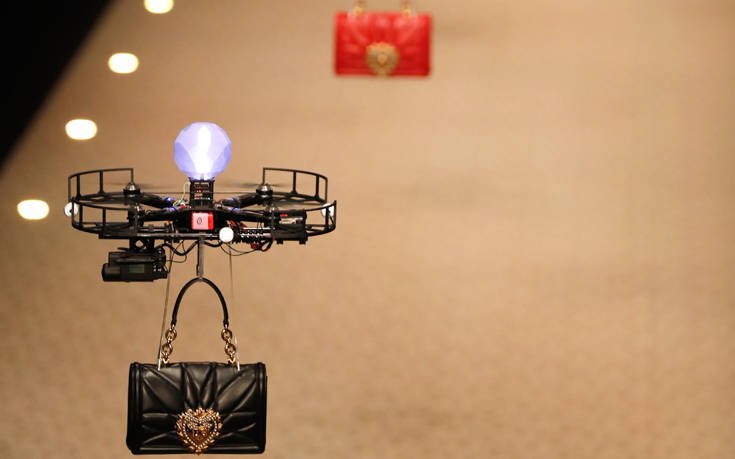 Dolce & Gabbana: Πασαρέλα με … drones! (βίντεο)