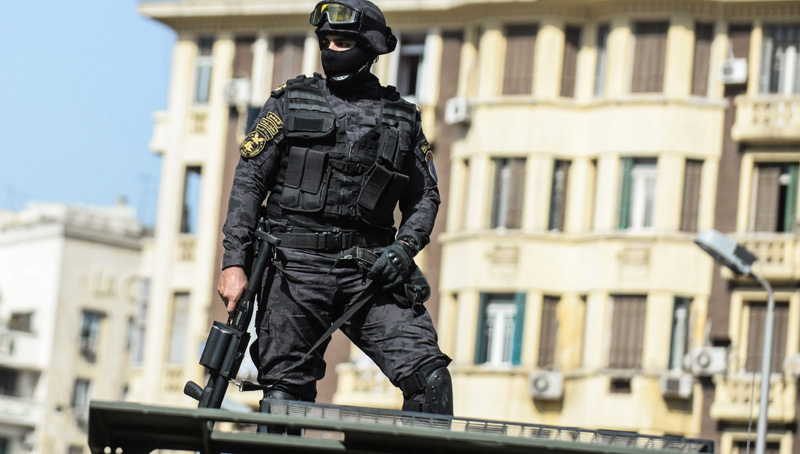 Αίγυπτος: Νεκροί 4 στρατιωτικοί και 10 τζιχαντιστές στο Σινά
