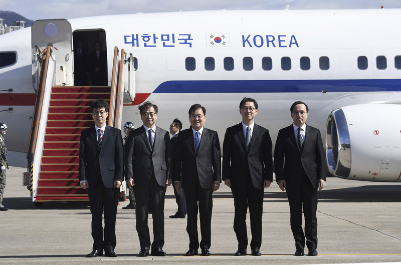 Αντιπροσωπεία της Νότιας Κορέας στην Πιονγιάνγκ για συζητήσεις με τον Κιμ Γιονγκ Ουν (φωτό)