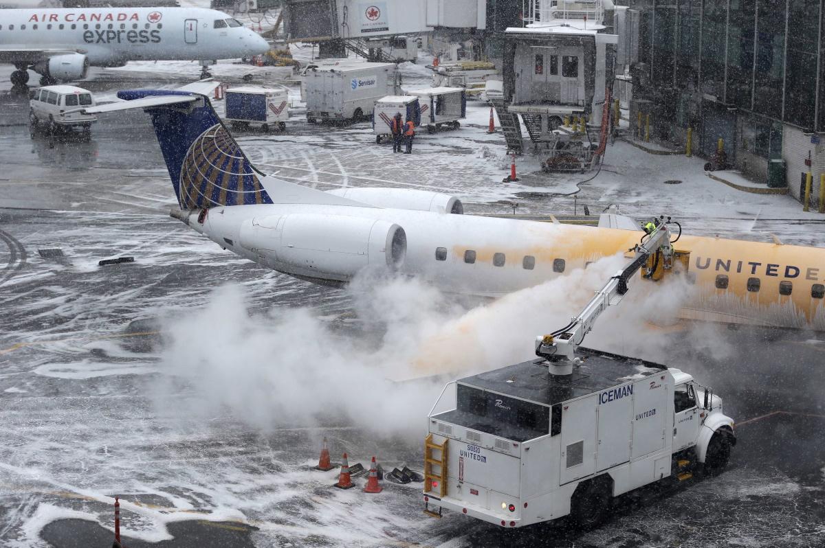 ΗΠΑ: Ακυρώσεις σε 470 πτήσεις λόγω ισχυρών χιονοπτώσεων