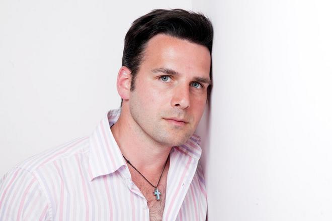 Τον γνωρίσαμε μέσα από το Fame Story 3. Ο Περικλής Στεργιανούδης ήταν ο νικητής του γνωστού ριάλιτι και δεν καταλάβαμε ποτέ γιατί κέρδισε, αφού φωνή και ταλέντο δεν είχε ποτέ! Εκανε κάποιες αποτυχη