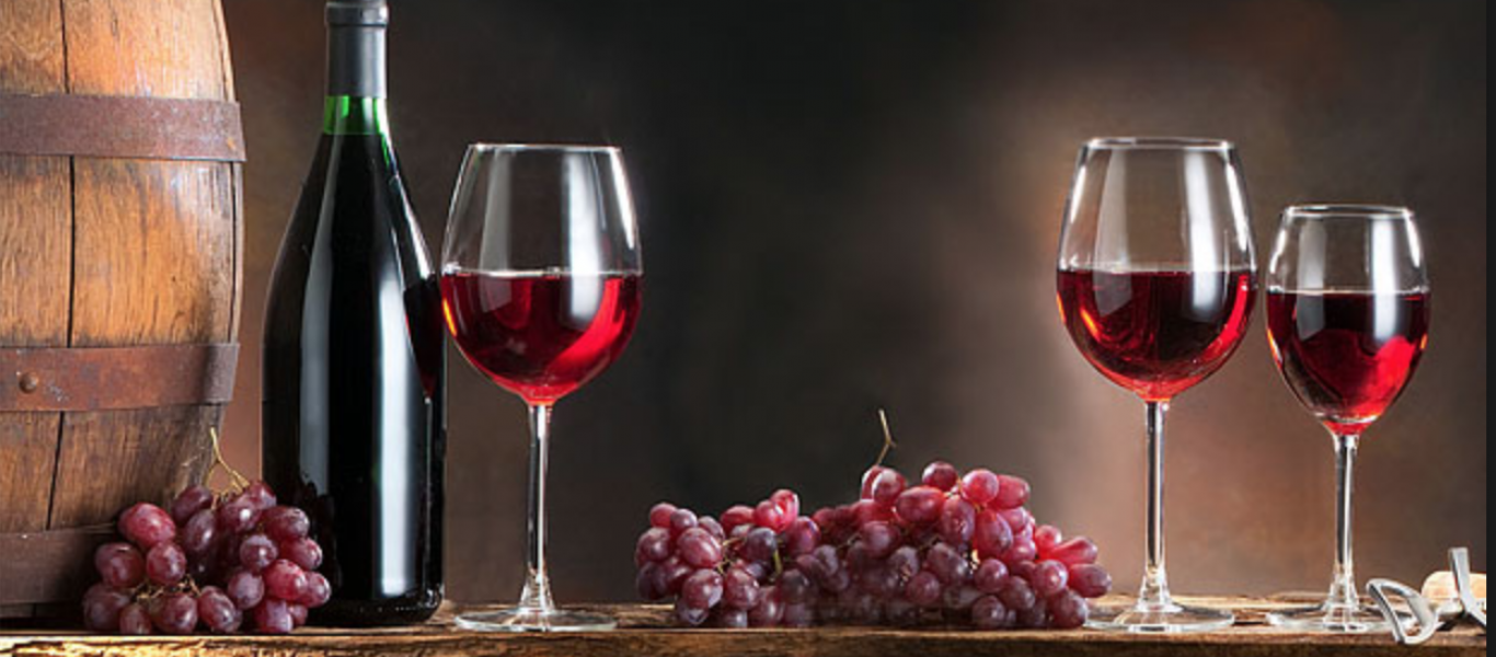 Έρευνα: Τι συμβαίνει στο σώμα μας όταν πίνουμε 1-2 ποτήρια κόκκινο κρασί την ημέρα;