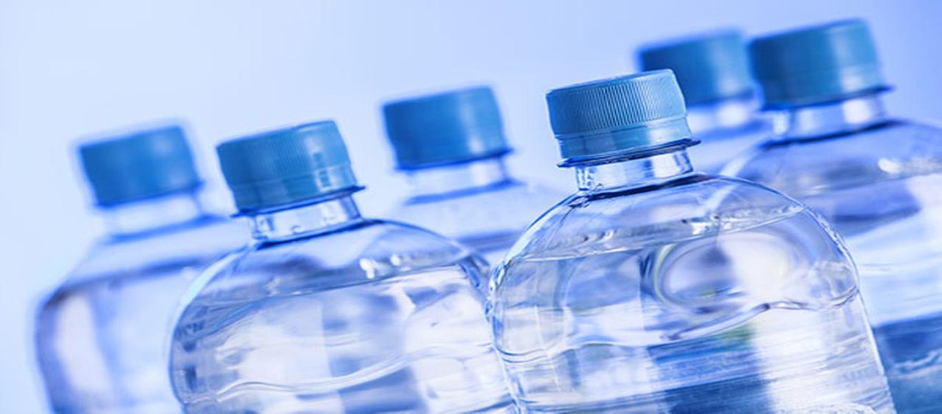 Προσοχή στο τι πίνετε – Τα περισσότερα εμφιαλωμένα νερά περιέχουν… κομματάκια πλαστικού!