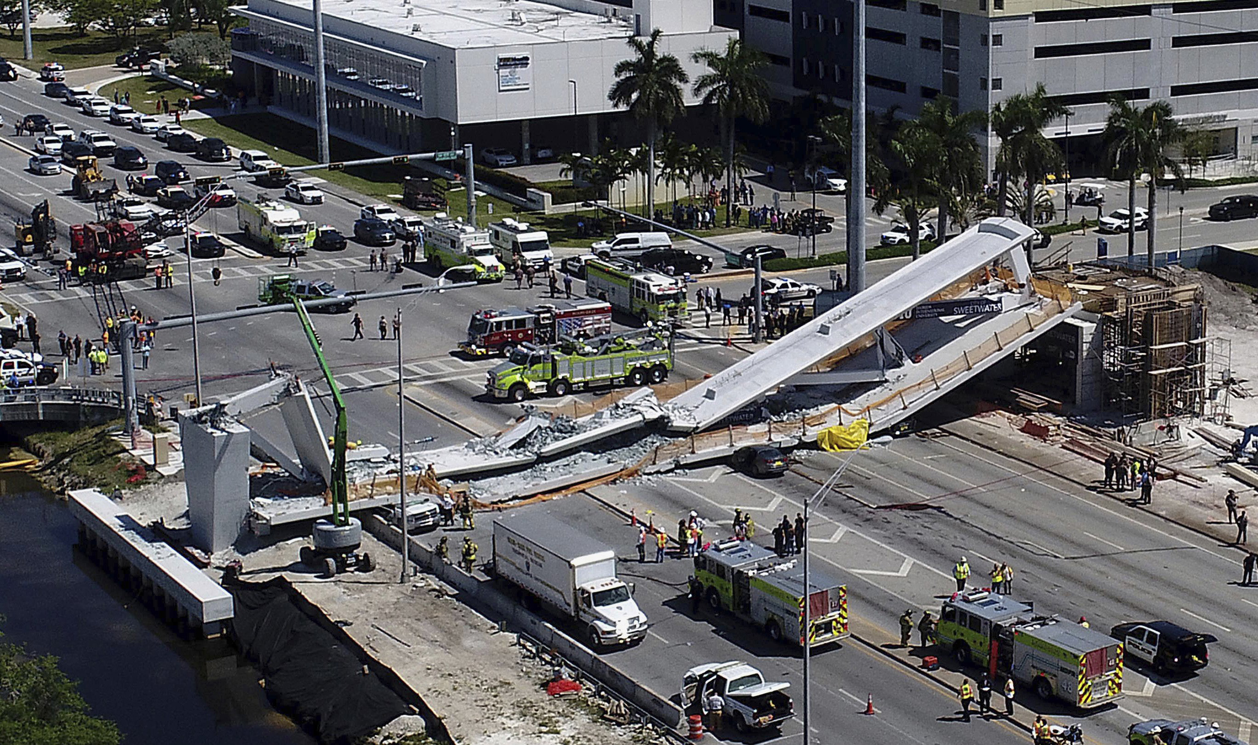 Βίντεο: Η κατάρρευση της πεζογέφυρας στο Μαϊάμι – 4 νεκροί
