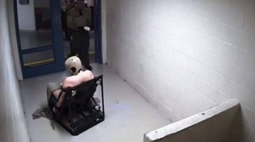 Σκληρό βίντεο: Κρατούμενος στις ΗΠΑ ξεψυχά μπροστά σε φρουρούς και αυτοί γελούν κοροϊδευτικά