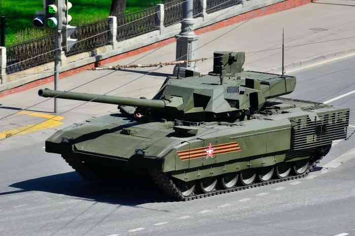 Το νέο ρωσικό υπερ-άρμα T-14 Armata (βίντεο)