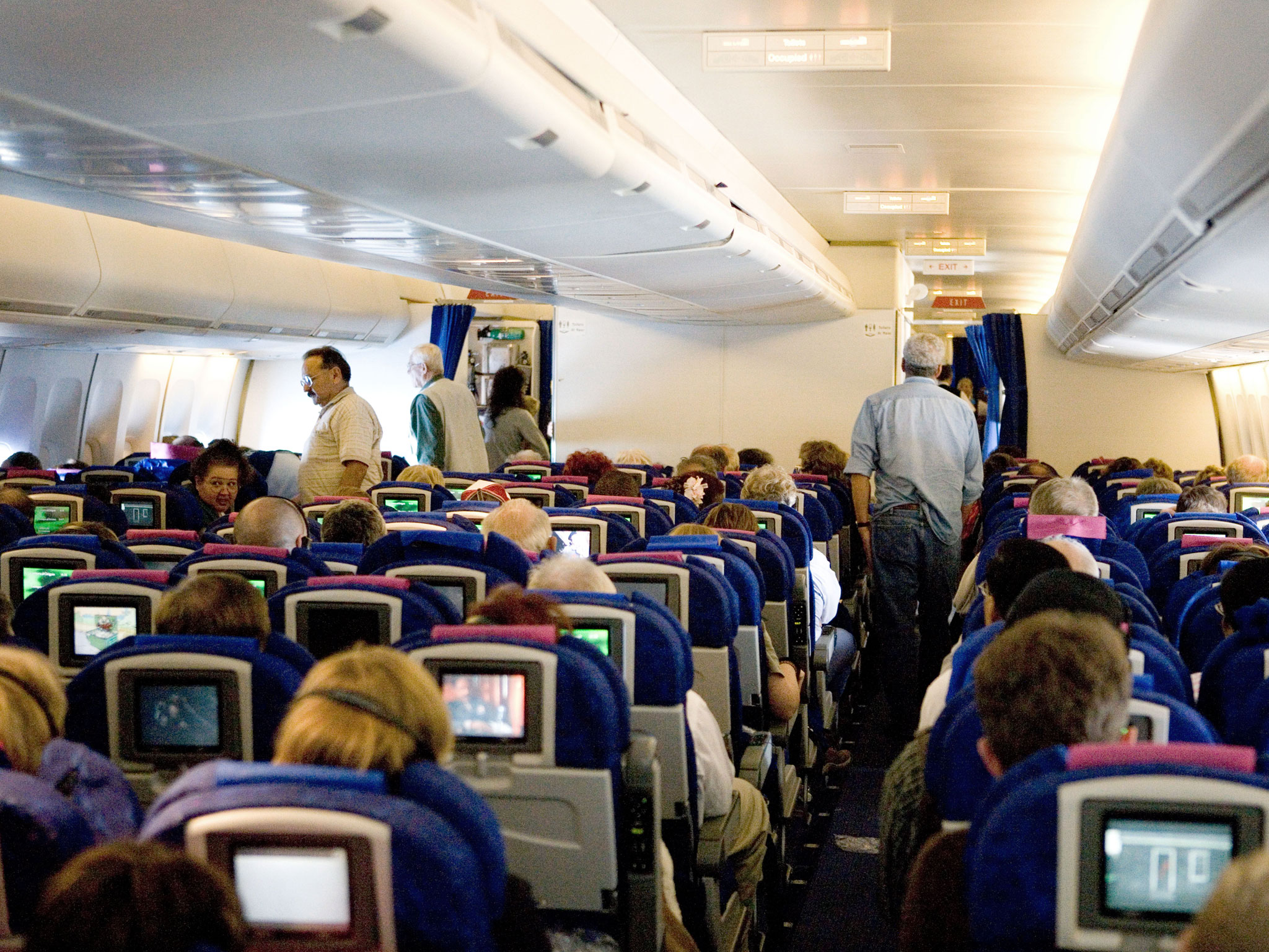 Νέα έρευνα: Πόσες πιθανότητες έχετε να αρρωστήσετε αν ταξιδεύετε με αεροπλάνο