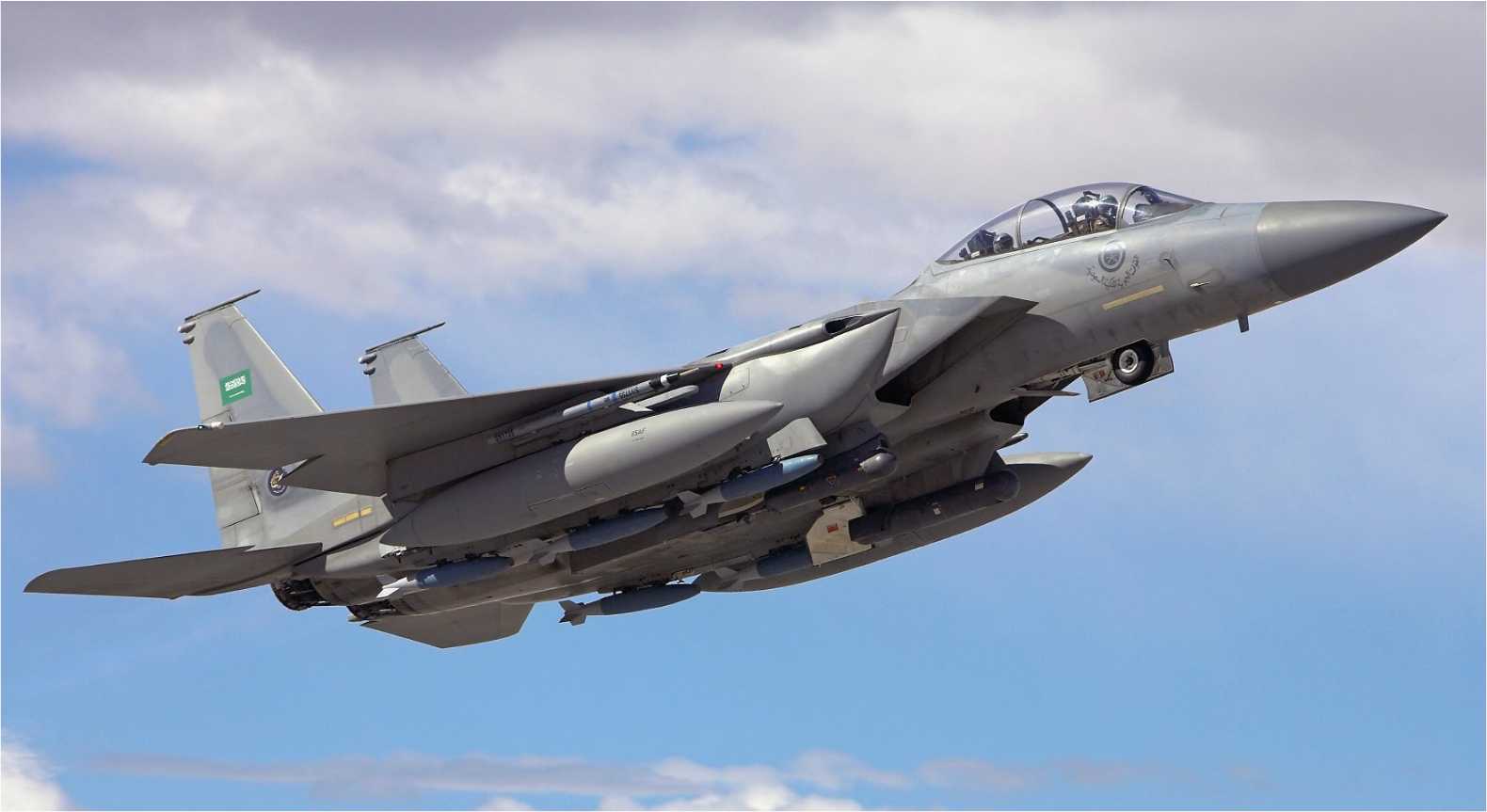 Αντάρτες Χούθι «κατέβασαν» σαουδαραβικό F-15 με βλήμα αέρος-αέρος! (βίντεο)
