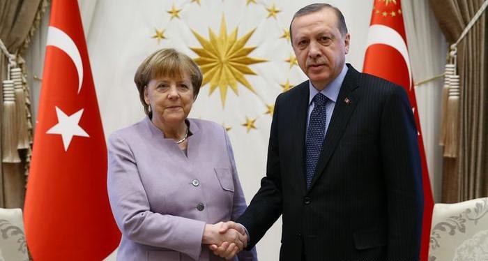 «Σιγή ιχθύος» από την Γερμανία μετά την ομιλία Μέρκελ κατά της Τουρκίας