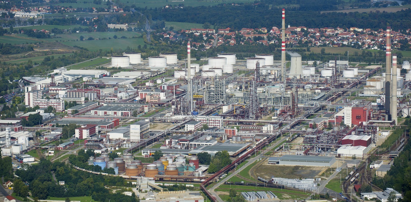 ΕΚΤΑΚΤΟ: Τουλάχιστον έξι νεκροί από έκρηξη σε εργοστάσιο με χημικά στην Τσεχία (φωτό) (upd)