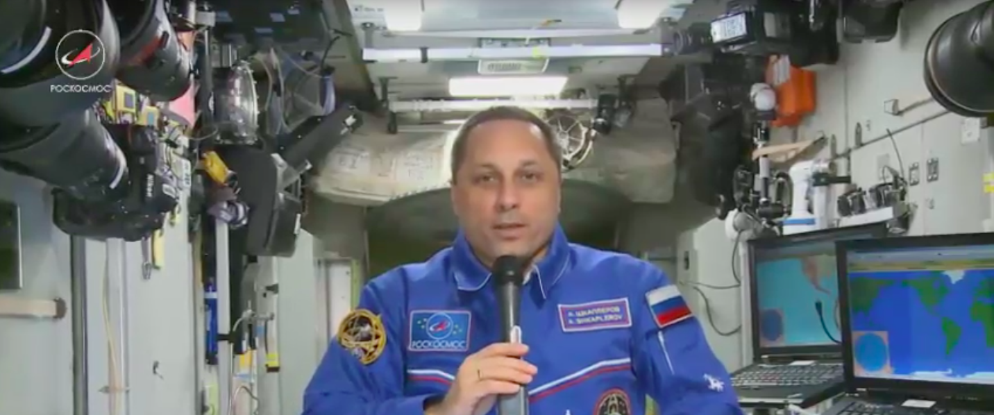 Ο ρώσος κοσμοναύτης Αντόν Σκάπλεροφ ακούει Γιώργο Νταλάρα στο διάστημα! (βίντεο)