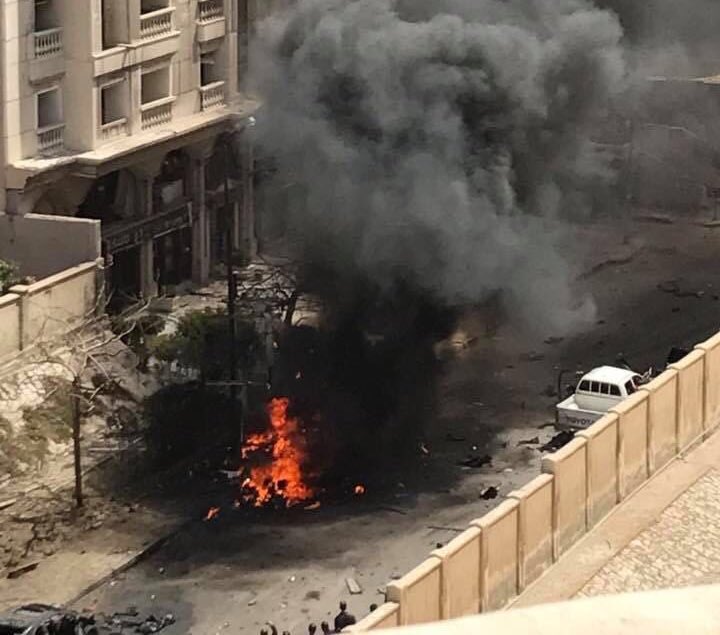 Αίγυπτος: Έκρηξη παγιδευμένου αυτοκινήτου κοντά σε ξενοδοχείο στην Αλεξάνδρεια – 2 νεκροί & 4 τραυματίες (φωτό, βίντεο)