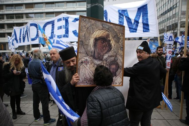 Απορρίπτει η ελληνική κοινωνία ονομασία των Σκοπίων με τον όρο «Μακεδονία» – Ο Βλ. Πούτιν ιδανικός πολιτικός ηγέτης