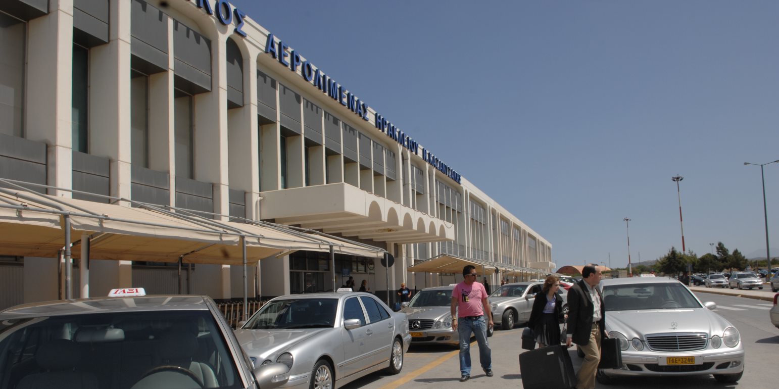 Ηράκλειο: Συλλήψεις 6 αλλοδαπών στο αεροδρόμιο για πλαστά ταξιδιωτικά έγγραφα