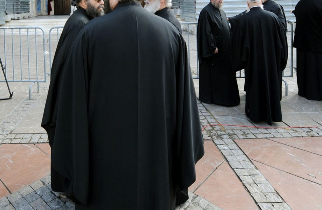Ιερείς «εξαφάνισαν» 3,8 εκ. ευρώ μέσα σε 7 χρόνια!