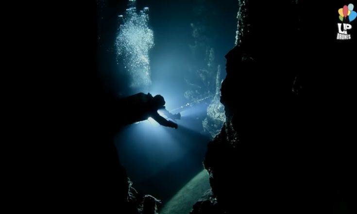 Το μαγευτικό υποθαλάσσιο σπήλαιο της Αμφιτρίτης: «Το έχουν επισκεφτεί λιγότεροι άνθρωποι από όσοι τη Σελήνη» (βίντεο)