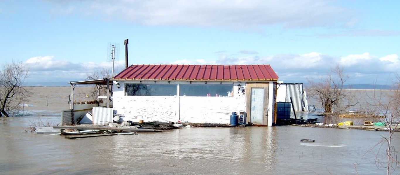 Έβρος: Αδιάβατο το ποτάμι από το άνοιγμα των φραγμάτων – Αδύνατη η ζεύξη του – Σε επαγρύπνηση το Δ’ΣΣ