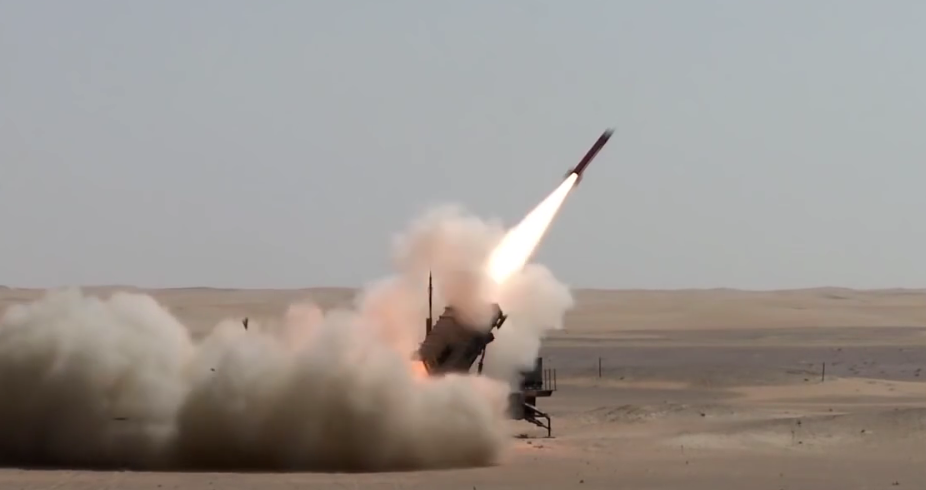MIM-104 Patriot: Το πανίσχυρο πυραυλικό σύστημα μεγάλου βεληνεκούς εν δράσει! (βίντεο)