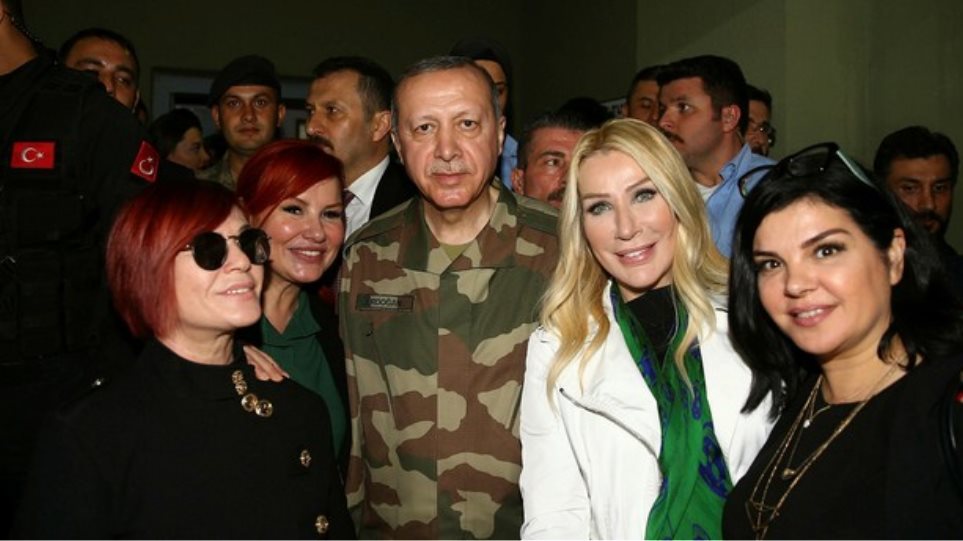 «Επιστράτευση» για τους celebrities από τον «Στρατηγό» Ρ.Τ. Ερντογάν για την Αφρίν με τη συνοδεία κλαρίνου! (φωτό)