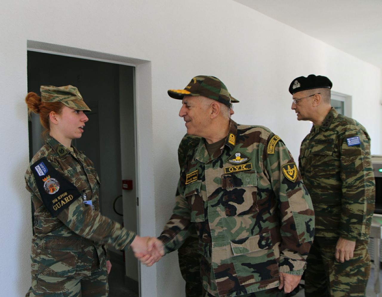 Επίσκεψη Α/ΓΕΕΘΑ και Α/ΓΕΣ στην Ελληνική Δύναμη Κοσσυφοπεδίου (φωτό)