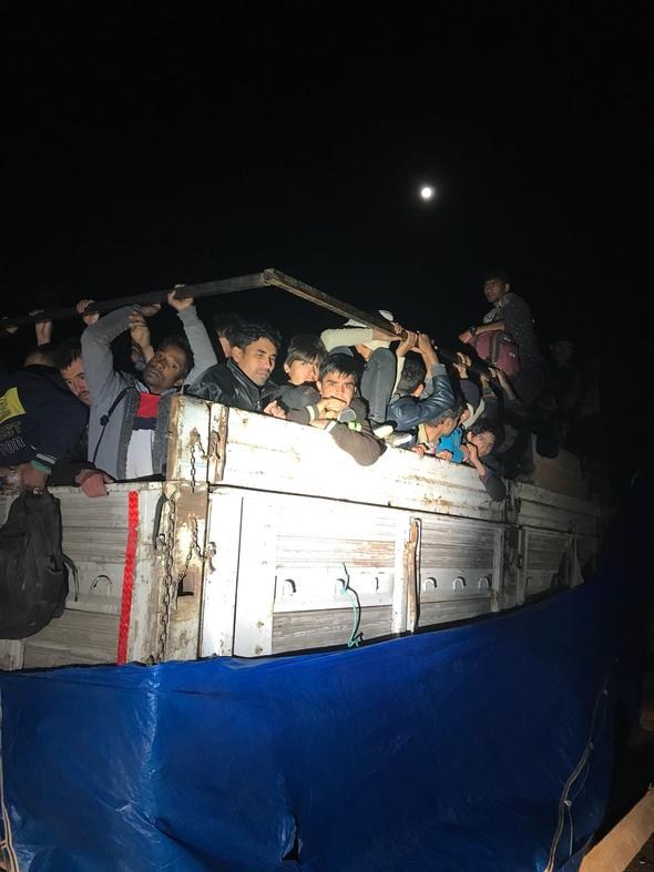 Πρωτοφανή κύματα λαθρομεταναστών στα σύνορα Τουρκίας με Ιράν – Στόχος Έβρος και Αιγαίο