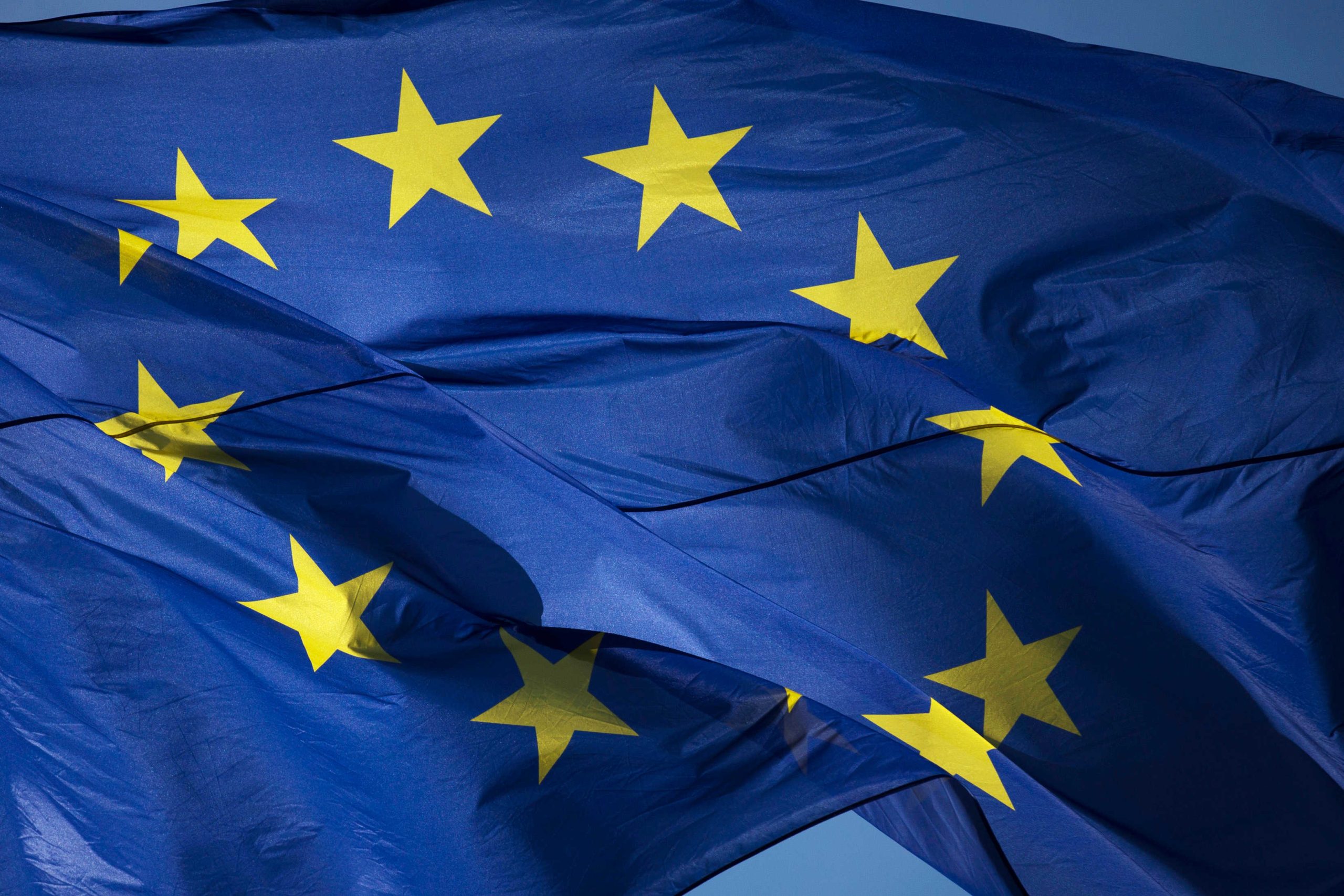 Αρθρο Π.Αδαμίδη: «Η ΕΕ είτε εκδίδει ευρωομόλογο είτε οδεύουμε σε μια Ευρώπη “αφεντικών και δούλων”»