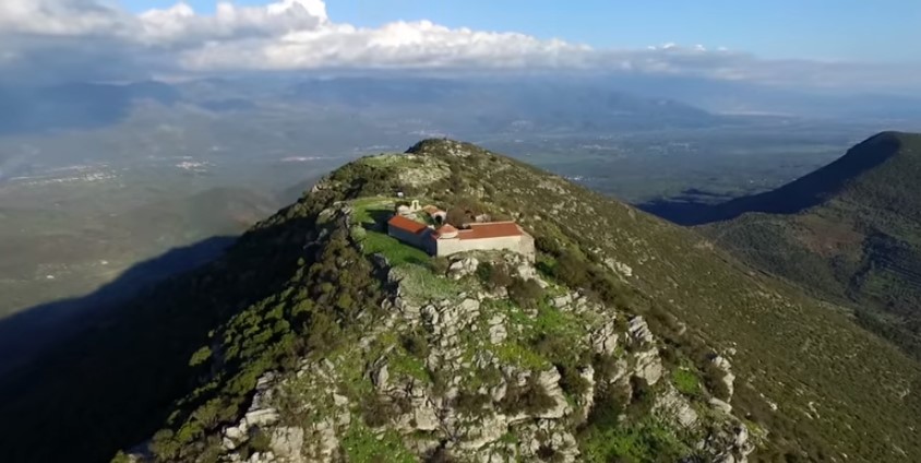 Αυτή είναι η πιο απόκρημνη μονή στην Ελλάδα (φωτό-βίντεο)