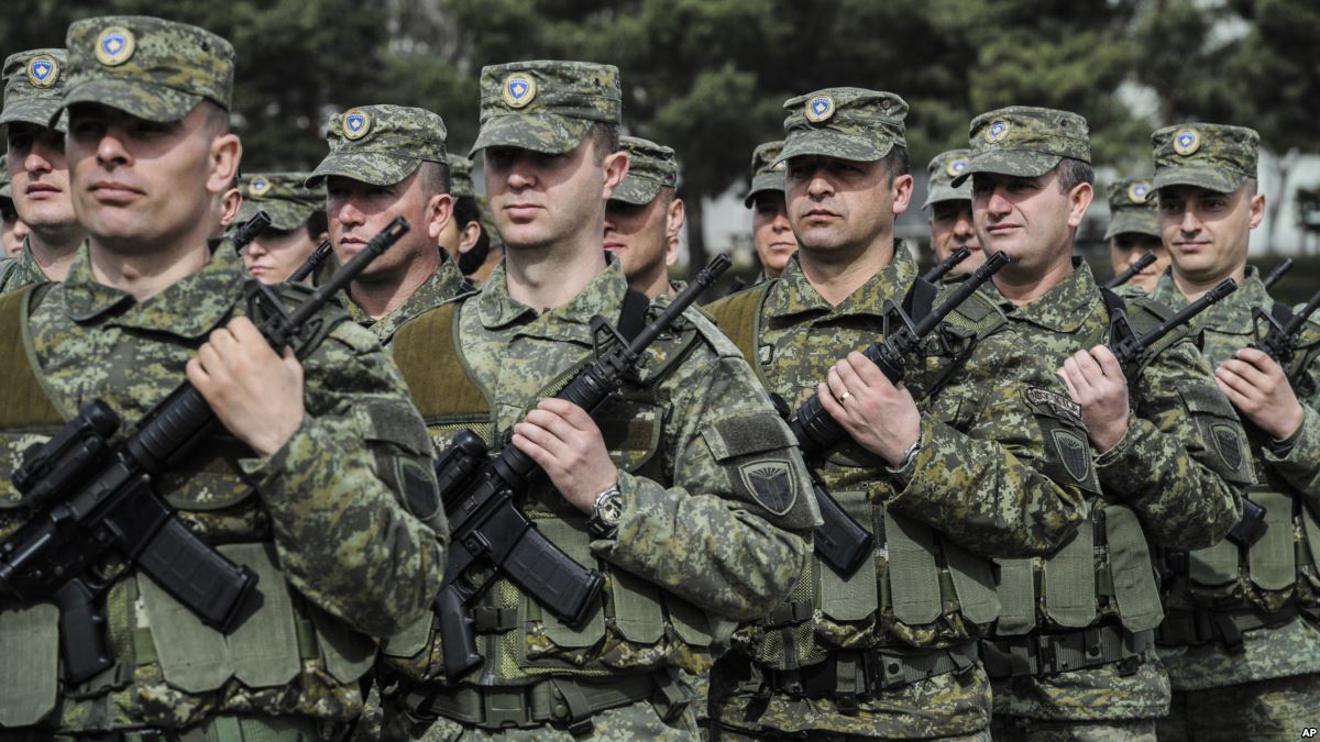 Πρόεδρος του Κοσσυφοπεδίου σε Σερβία: «Θα απαντήσουμε με τα όπλα»