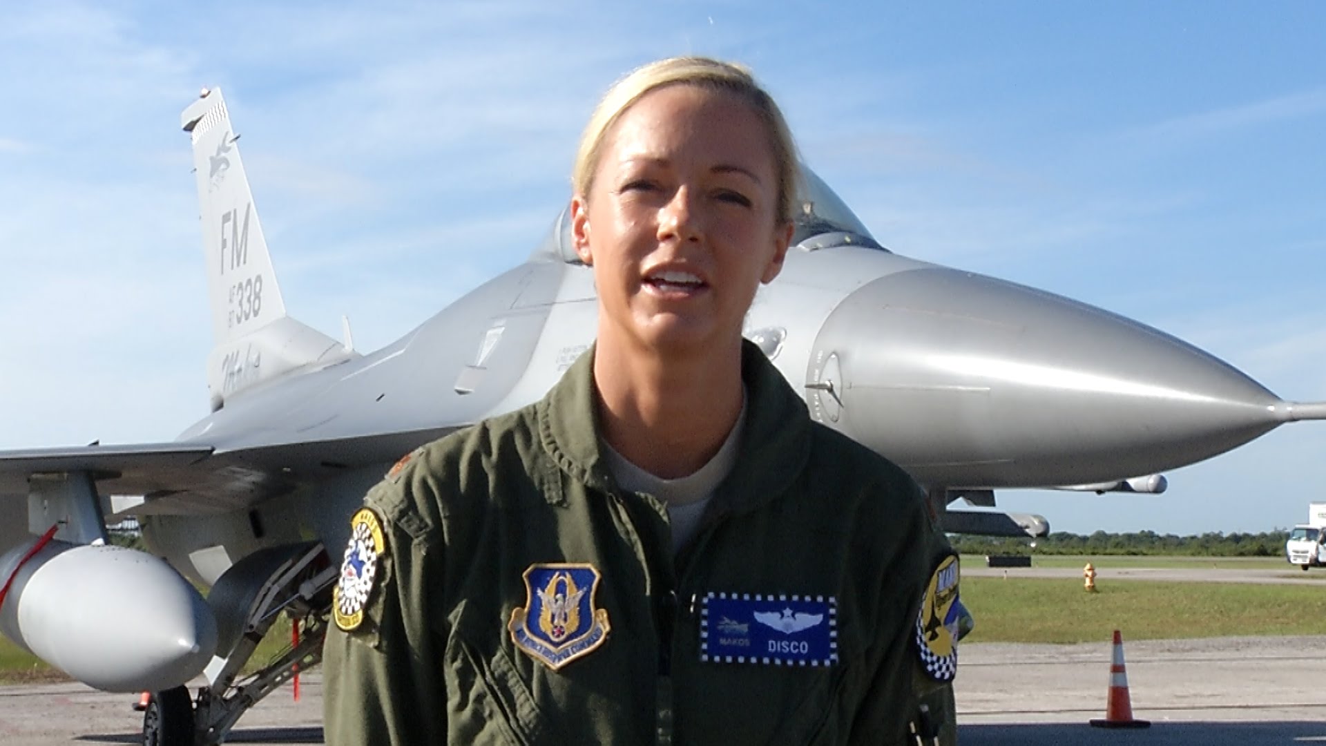 Απλά ήθελε να κάνει τη δουλειά του μπαμπά της: Έγινε πιλότος σε F-16 [βίντεο]