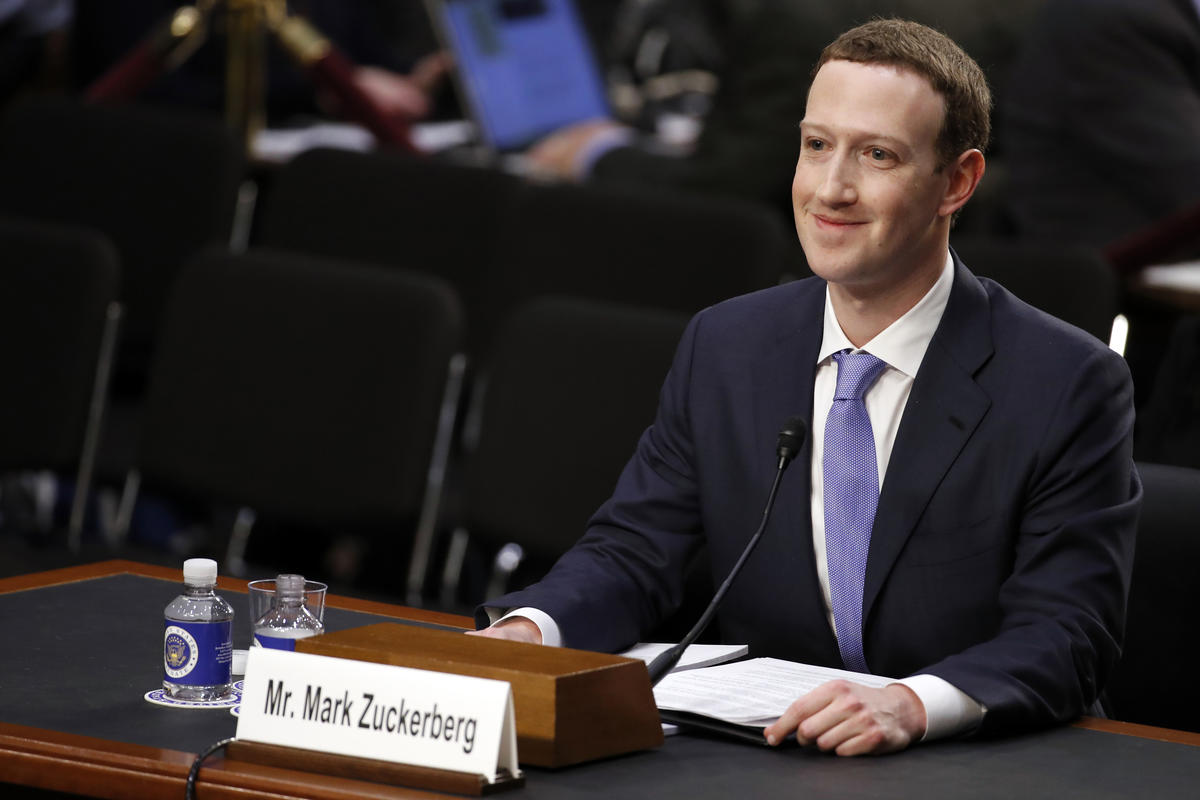 «Mr. Facebook»: «Η Cambridge Analytica υπέκλεψε και τα δικά μου προσωπικά δεδομένα» (βίντεο)